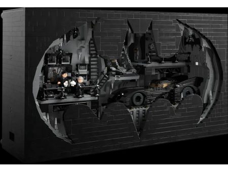 Lego- Batcave™ –  Shadow Box Supply