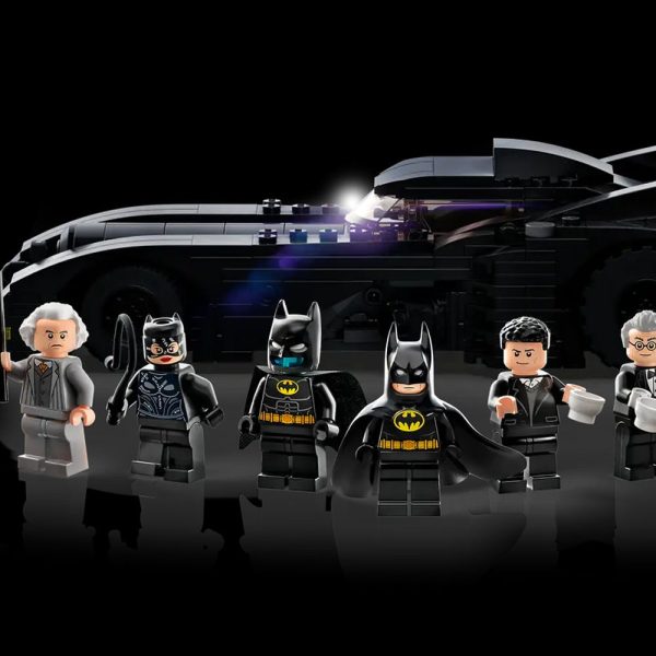 Lego- Batcave™ –  Shadow Box Supply