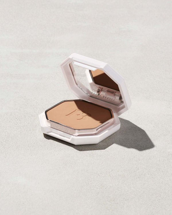 Fenty Beauty- PRO FILT R SOFT MATTE POWDER FOUNDATION (240 light medium with warm golden undertones) on Sale