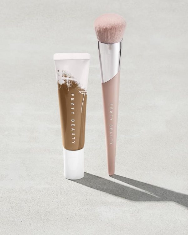 Fenty Beauty- Kabuki Buff Foundation Brush 115 Online Sale